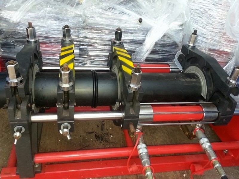 PE pipe hot melt welding method